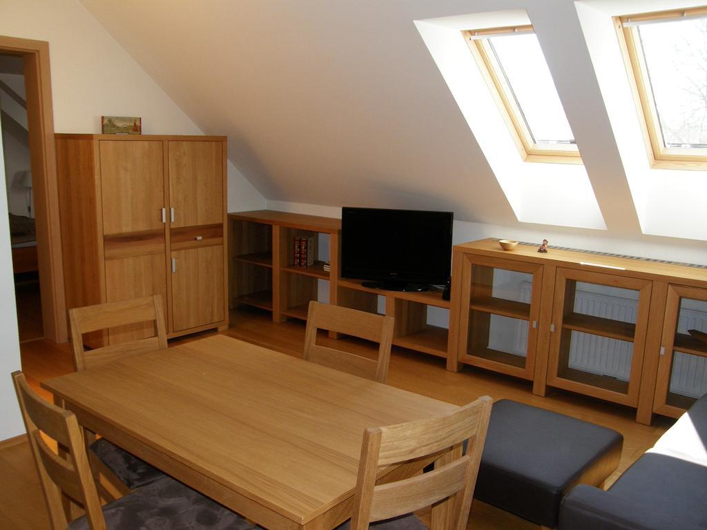 Apartments Vrdjan Cerknica Szoba fotó