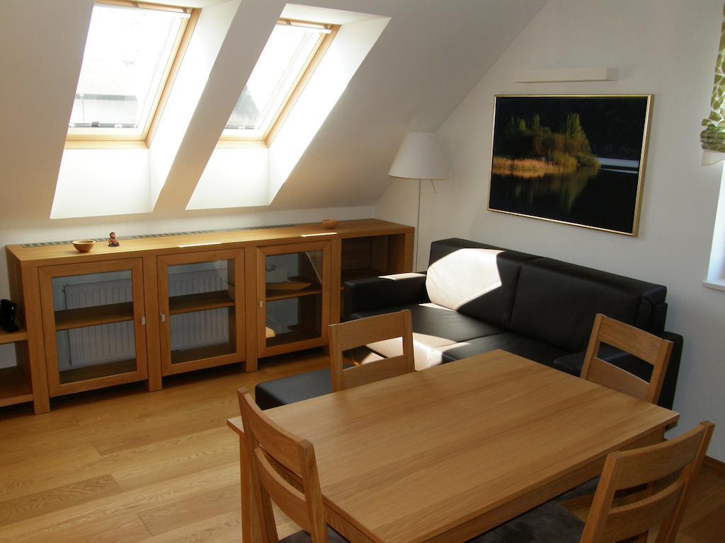 Apartments Vrdjan Cerknica Szoba fotó